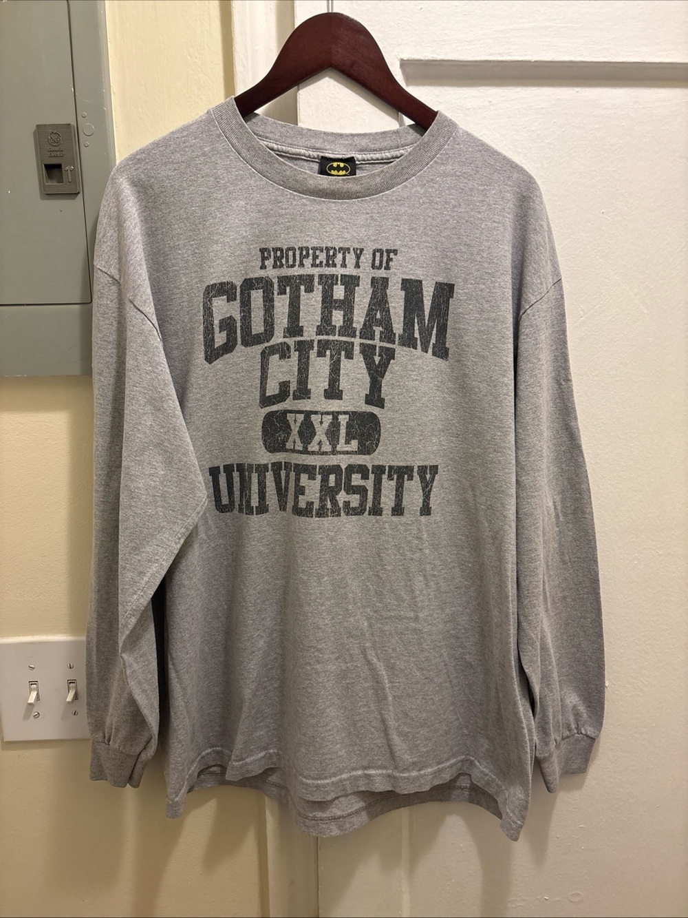 Men’s DC Comics Batman Gotham City University Graphic Long-Sleeve Shirt size XL